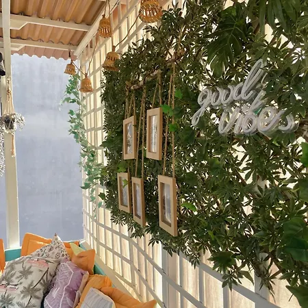Orange Terrace Hostel *