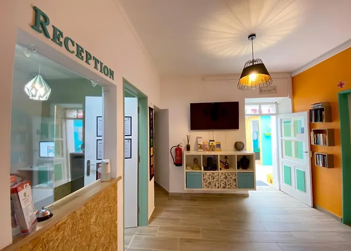 Orange Terrace Хостел Албуфейра